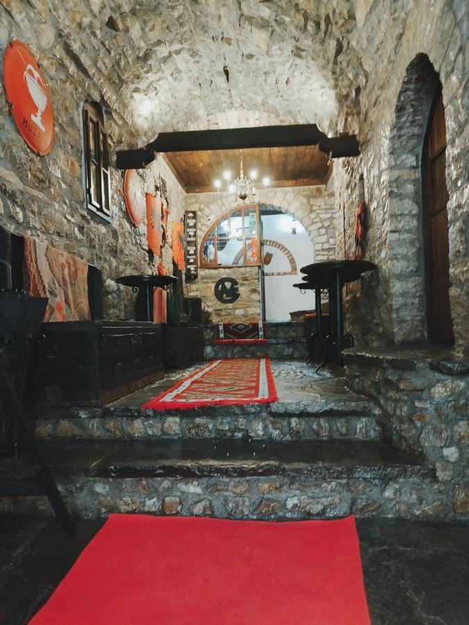 Guva Mangalem Hotel Restaurant Berat Extérieur photo
