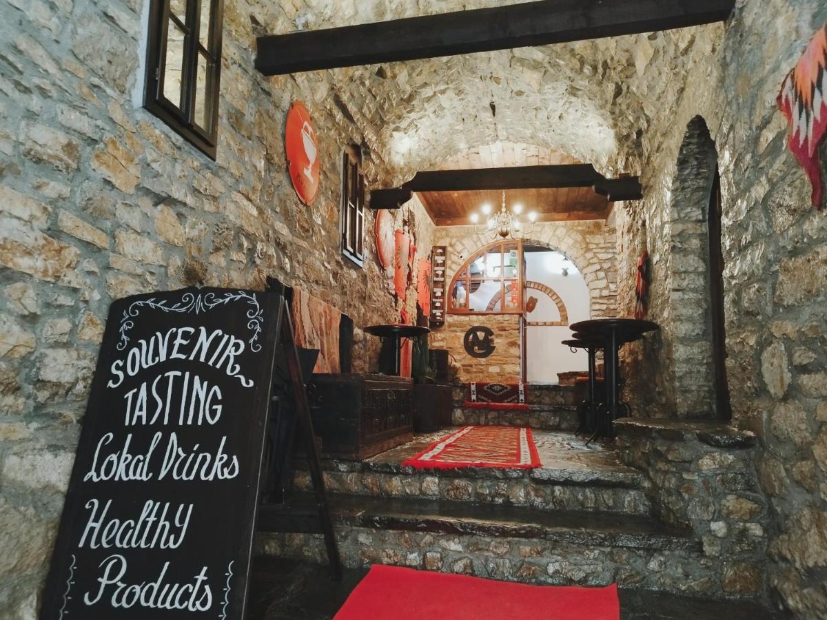 Guva Mangalem Hotel Restaurant Berat Extérieur photo