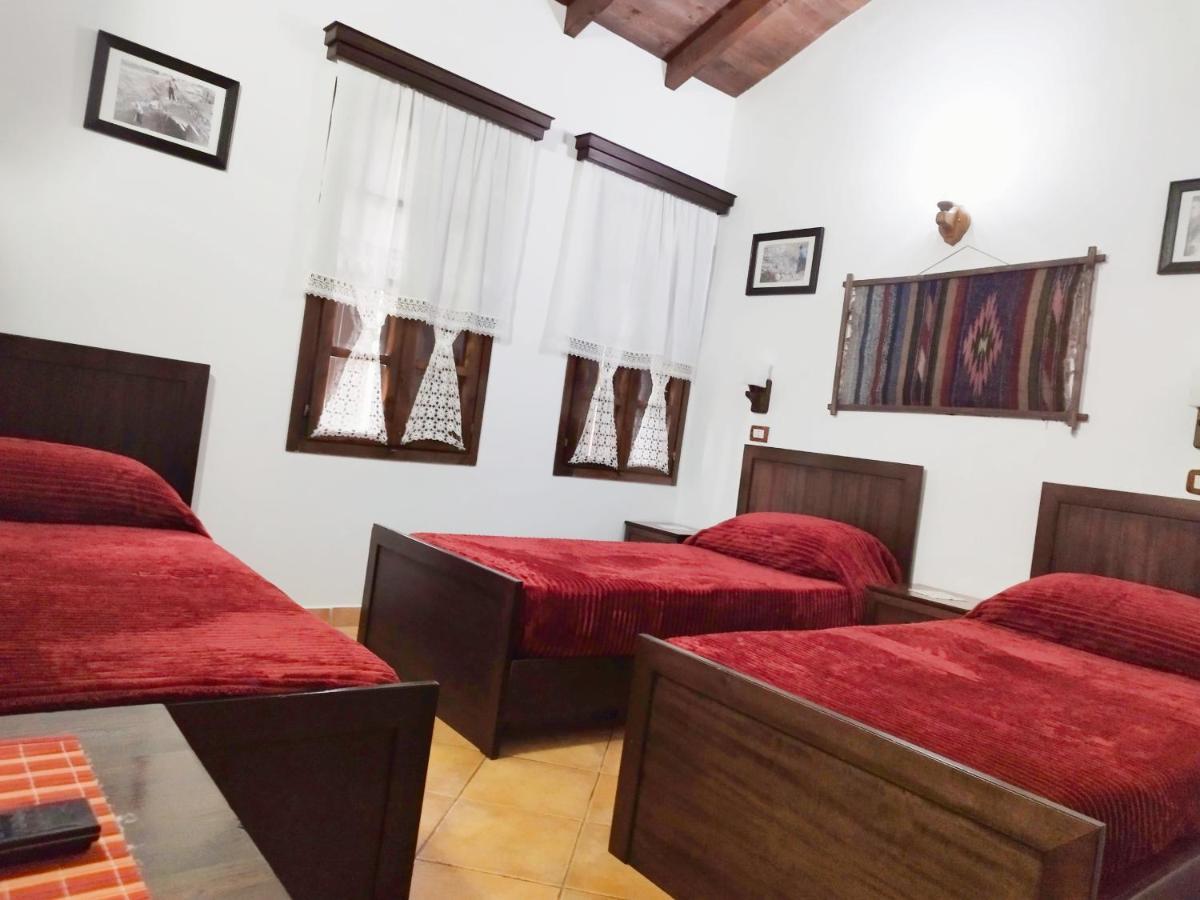 Guva Mangalem Hotel Restaurant Berat Extérieur photo