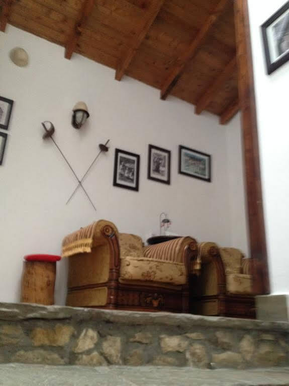 Guva Mangalem Hotel Restaurant Berat Extérieur photo