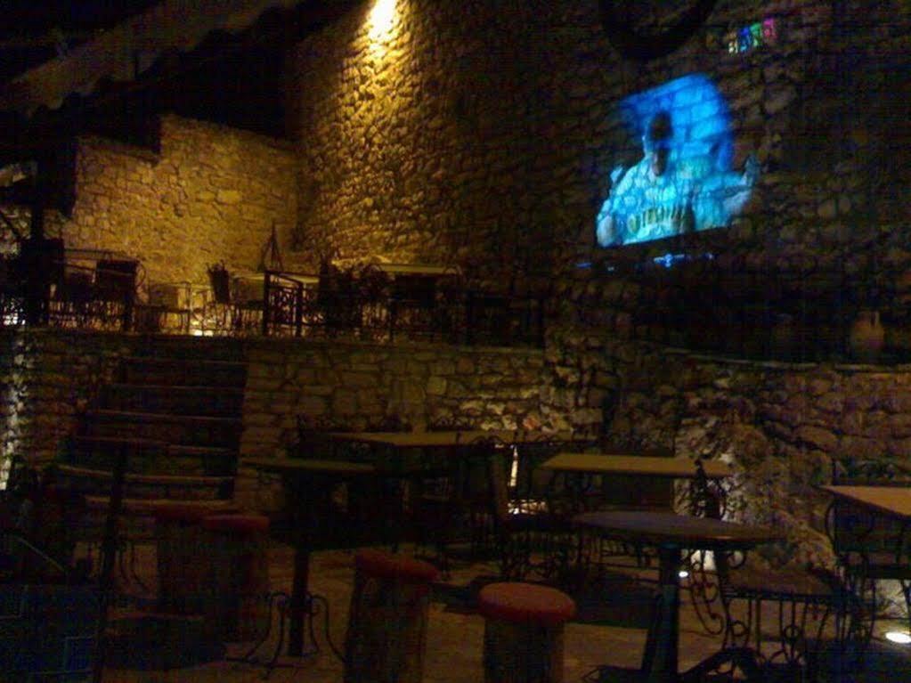 Guva Mangalem Hotel Restaurant Berat Extérieur photo